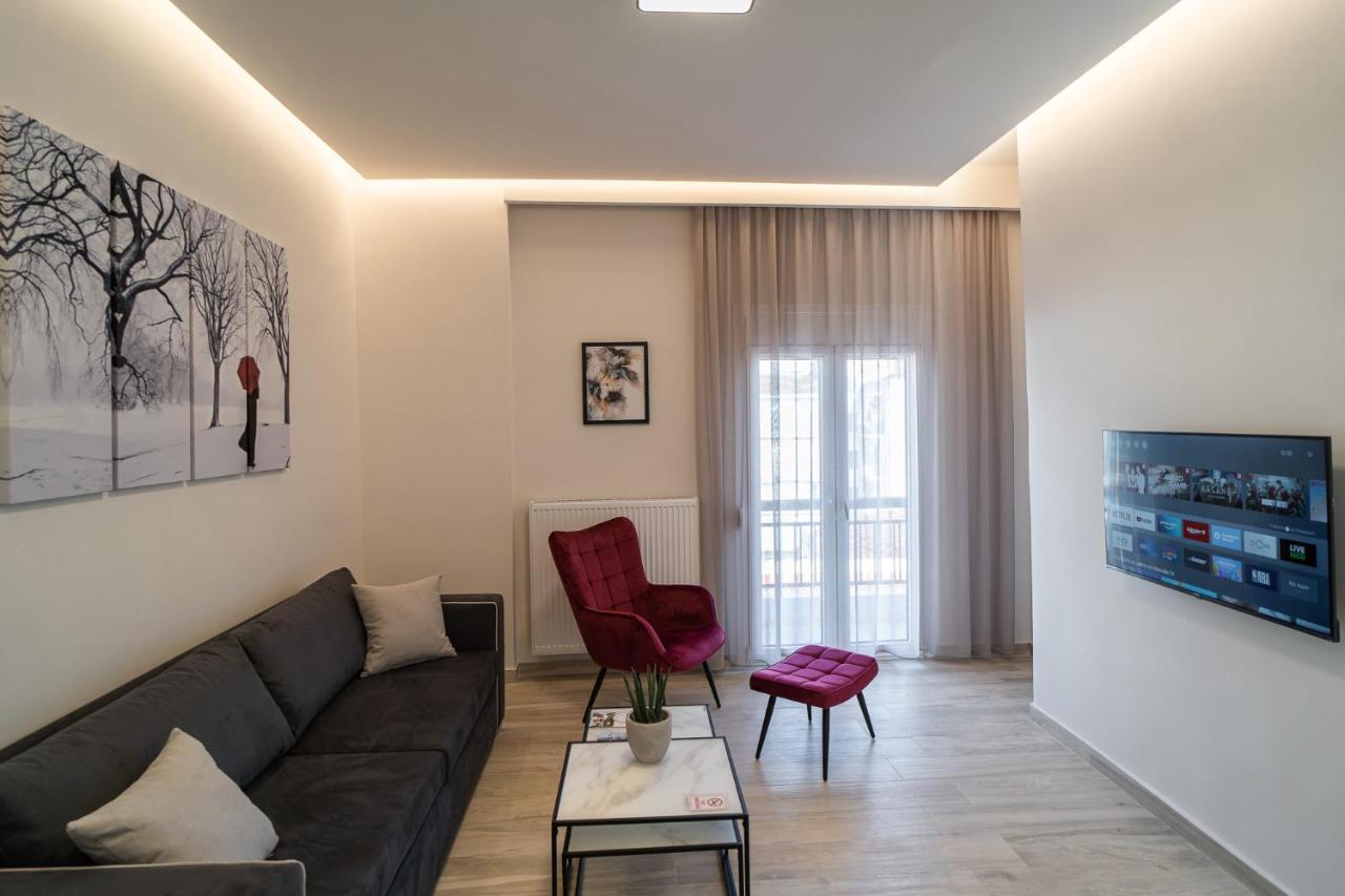 Lux Palace Trikala Bagian luar foto