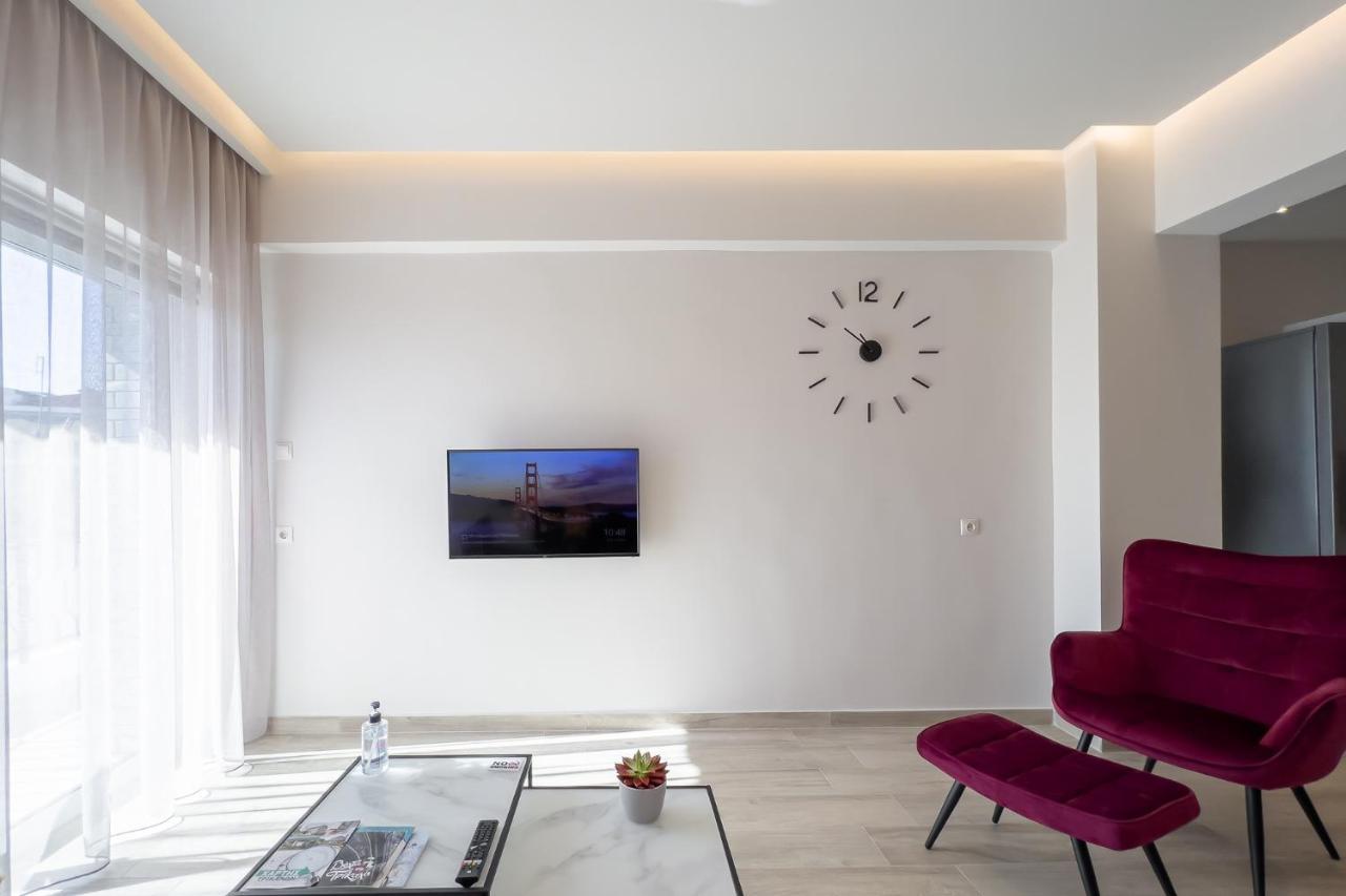 Lux Palace Trikala Bagian luar foto